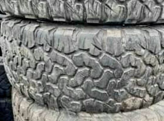305/65R18