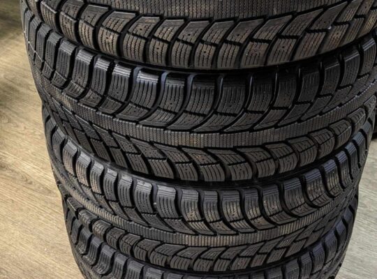 Winter Tires 225/65r17 winterforce on Chevy r