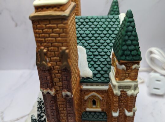 Noma Dickensville Village Porcelain Lighted C