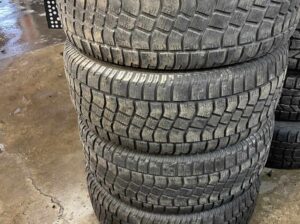 Set of 275/55r20 snow tires on dodge Ram rims