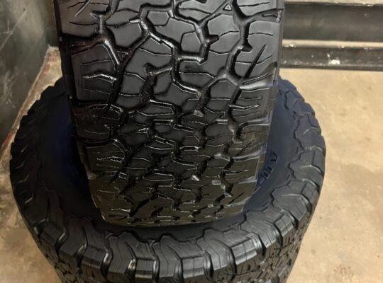 LT 275/70R17 BFG K02