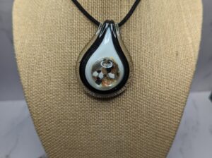 Necklace Black n White