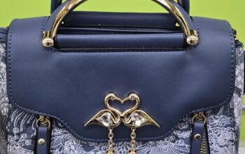 Swan Purse