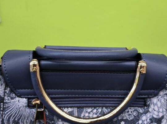 Swan Purse